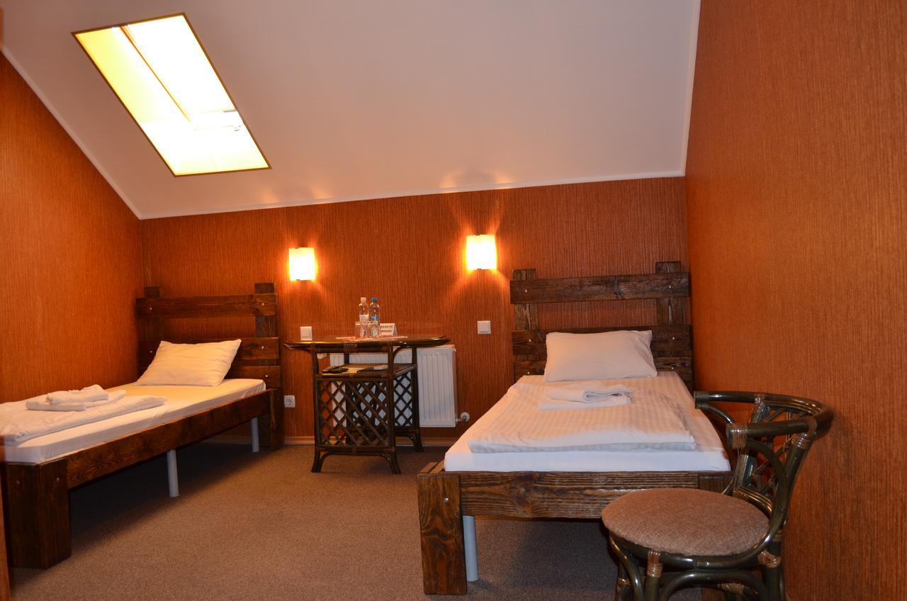 Transit Hotel Дьяковцы Экстерьер фото