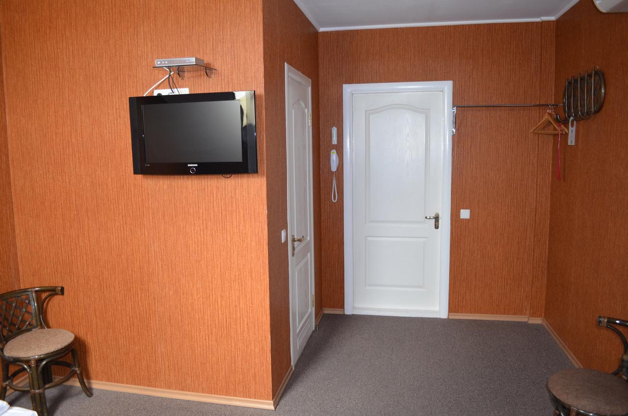 Transit Hotel Дьяковцы Экстерьер фото