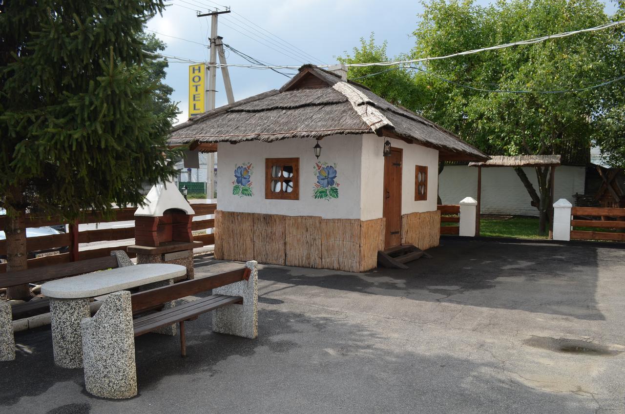 Transit Hotel Дьяковцы Экстерьер фото